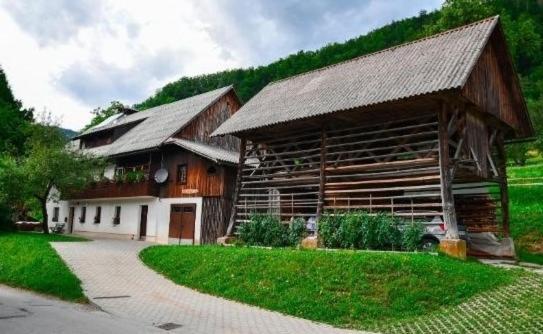 V Objemu Gora Apartment Бохин Екстериор снимка